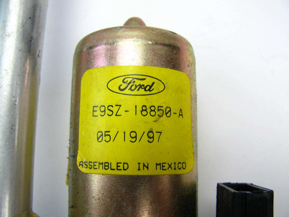 NEW - OUT OF BOX OEM Ford Power Antenna 1989-93 Thunderbird Cougar E9SZ-18850-A