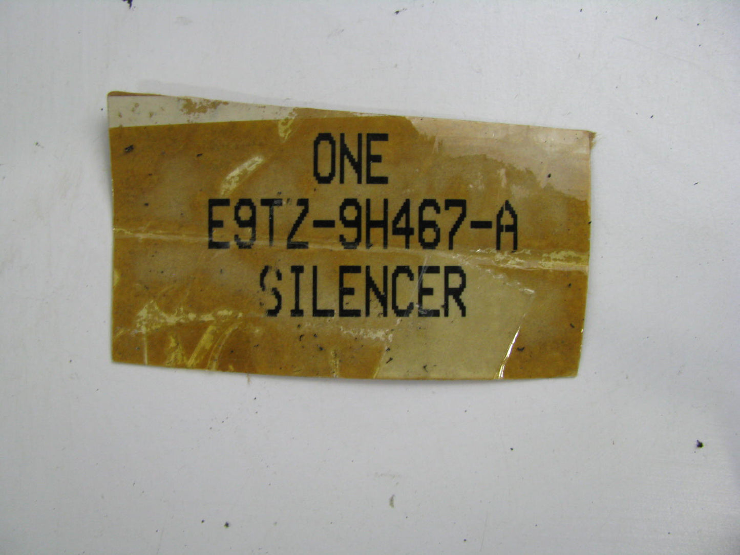 NEW - UNBOXED FORD E9TZ-9H467-A Exhaust Air Supply Silencer 90-91 E150 E250 302