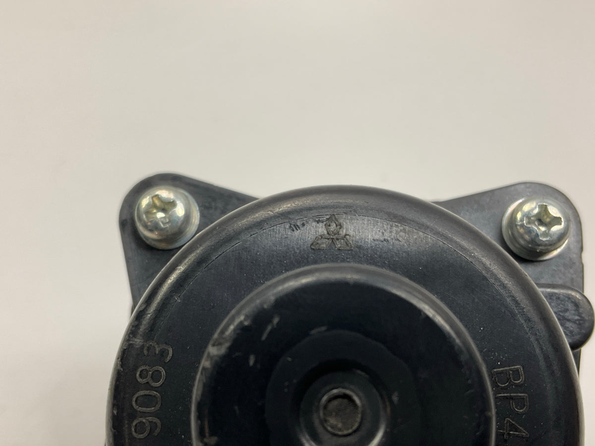 NEW UNBOXED OEM Suzuki EGV922 EGR Valve - Genuine OEM EGR Valve Out Of Orig. Box