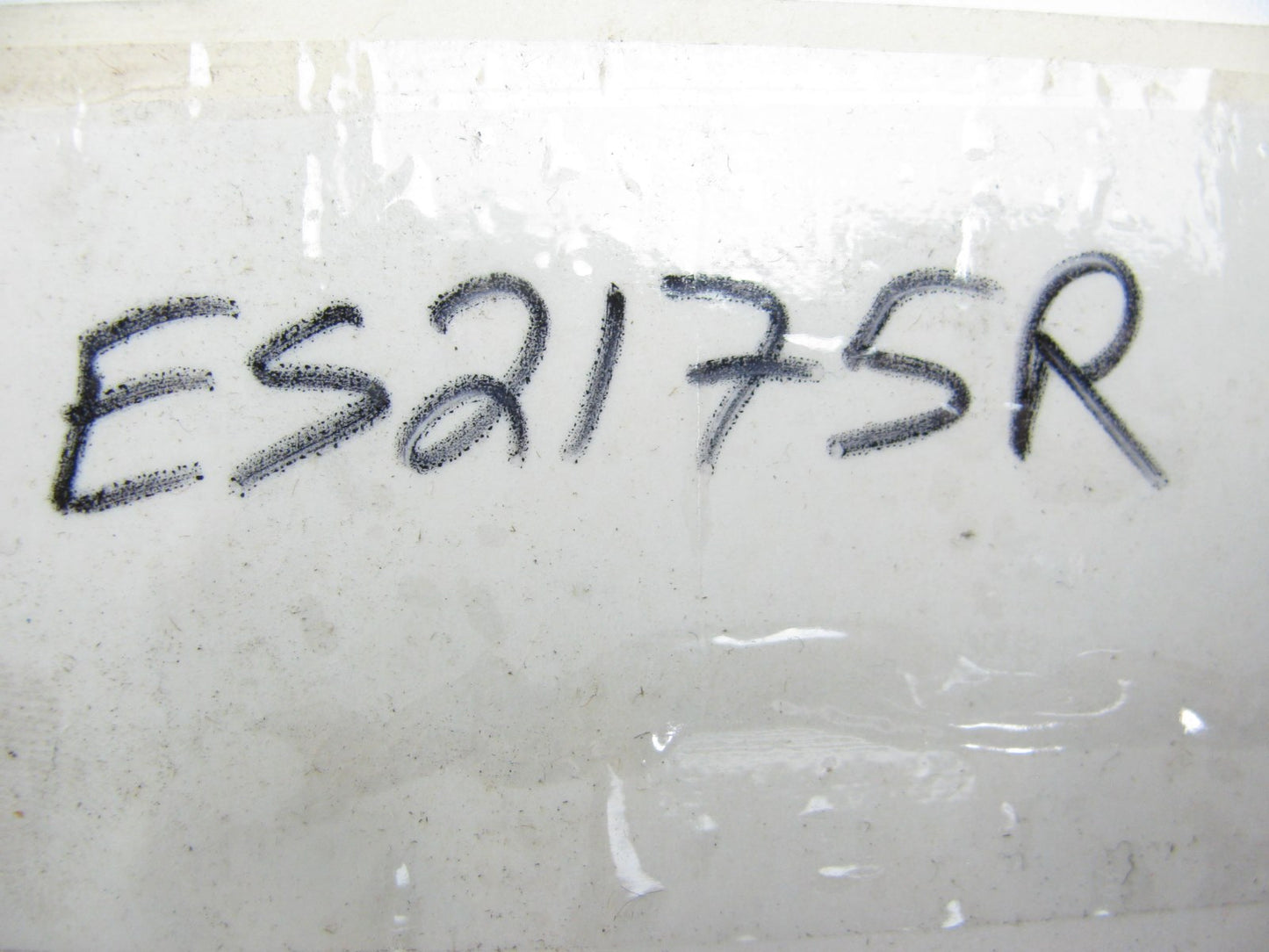 NEW - OUT OF BOX ES2175R LEFT OUTER Steering Tie Rod End