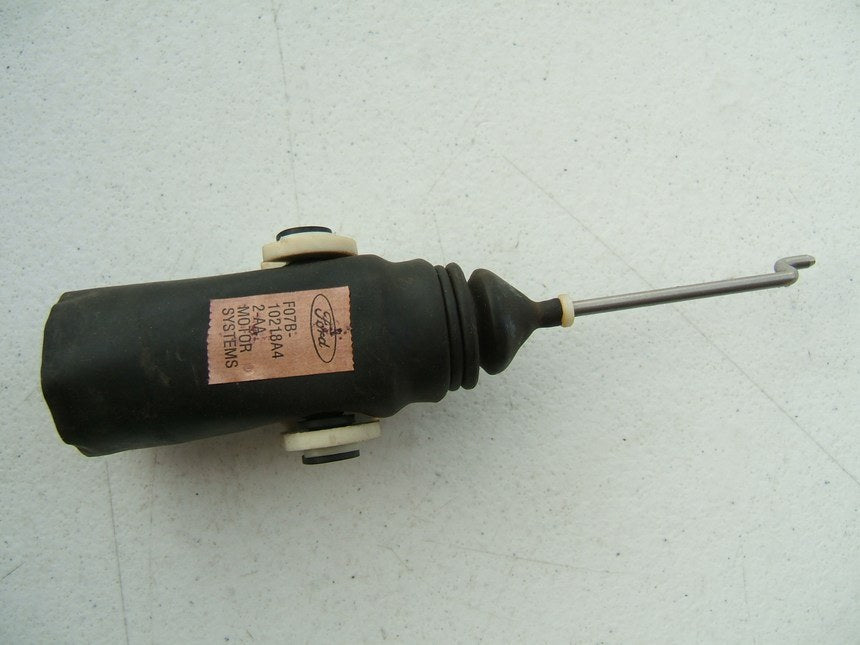 NEW - OUT OF BOX - OEM Ford F07B-10218A42-AA Door Lock Actuator