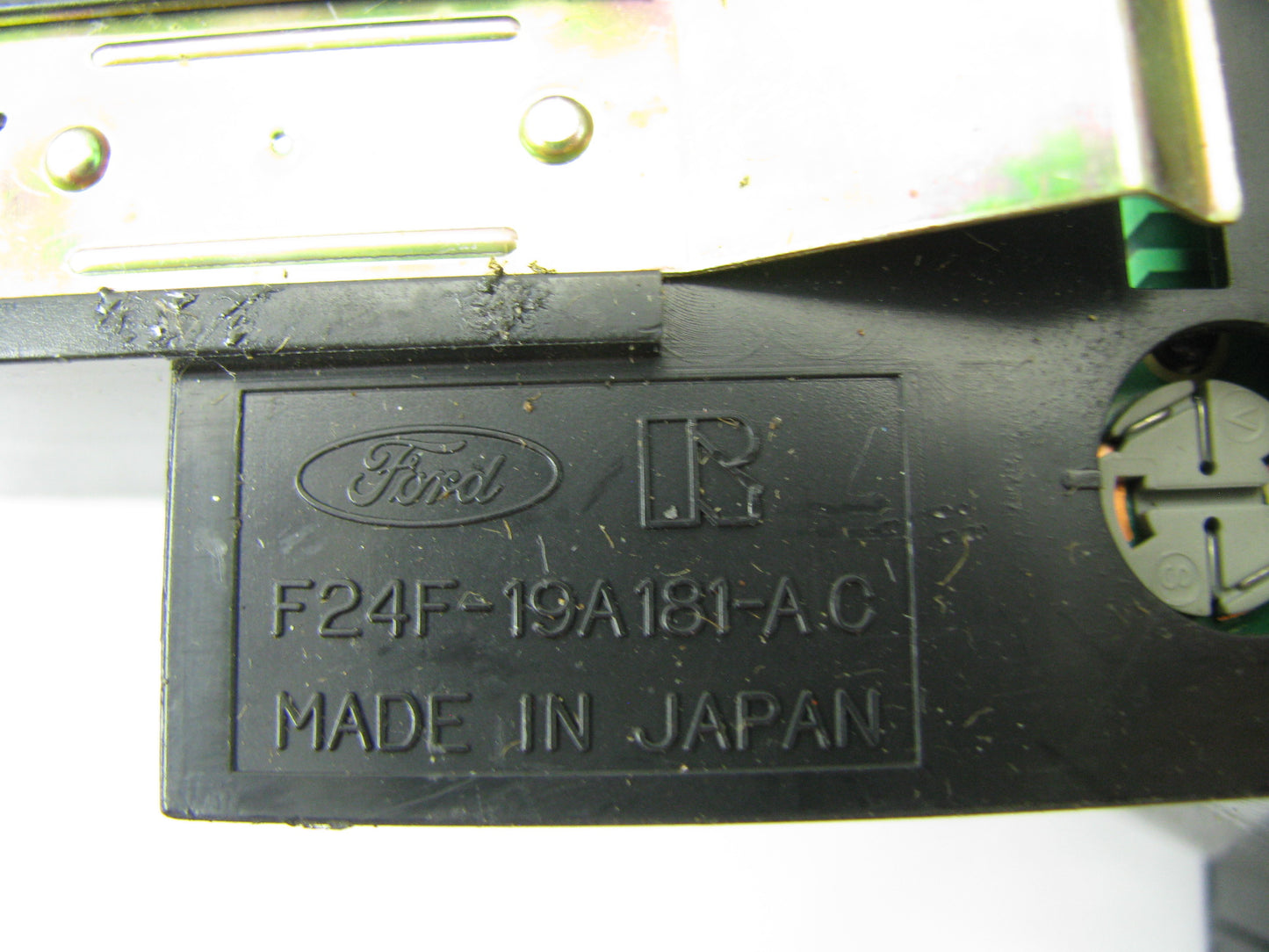 NEW - OUT OF BOX OEM FORD F24F-19A181-AC Memory Volume Seek Radio Control Switch