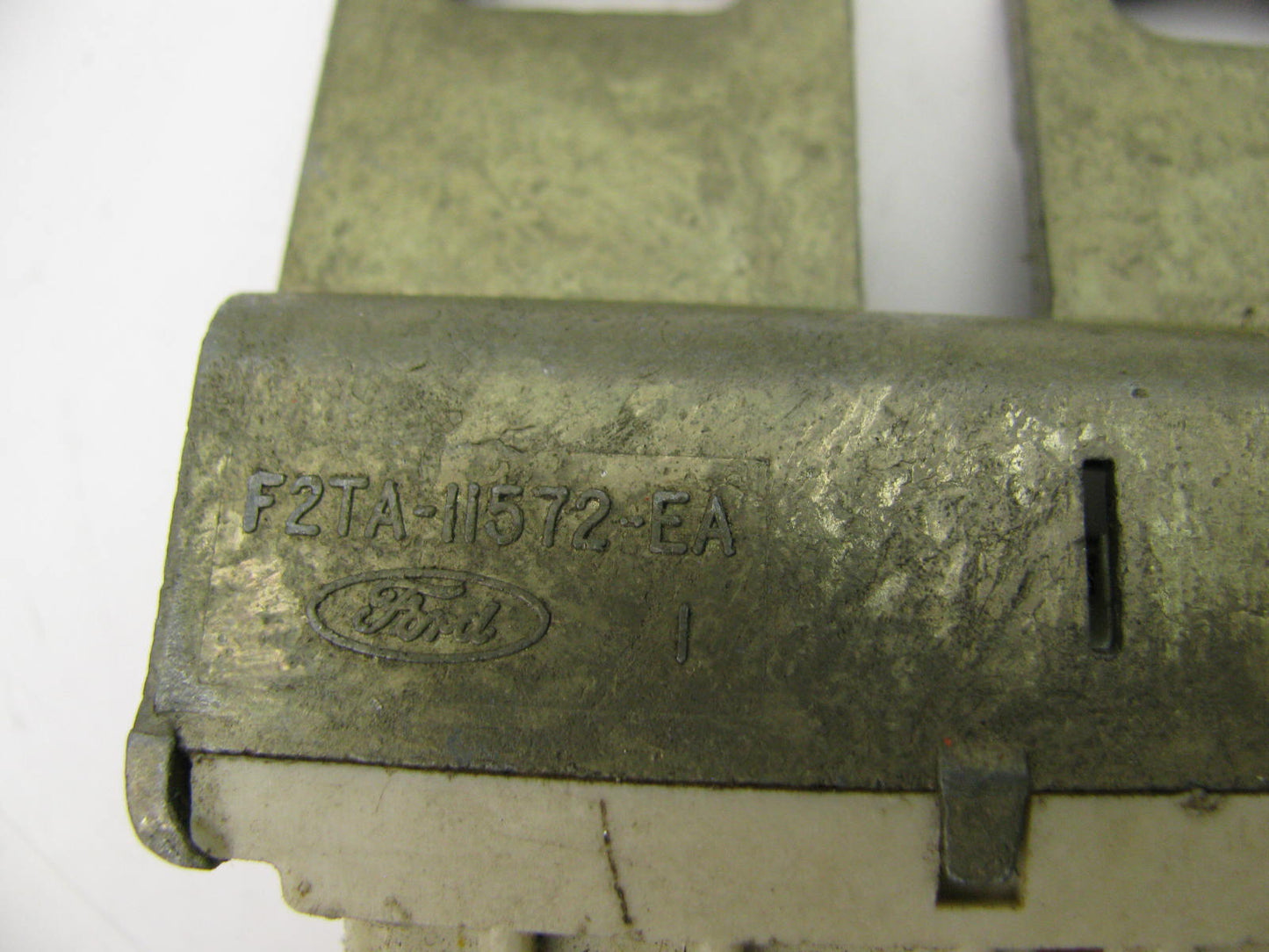 NEW - OUT OF BOX - OEM Ford F2TA-11572-EA Ignition Starter Switch