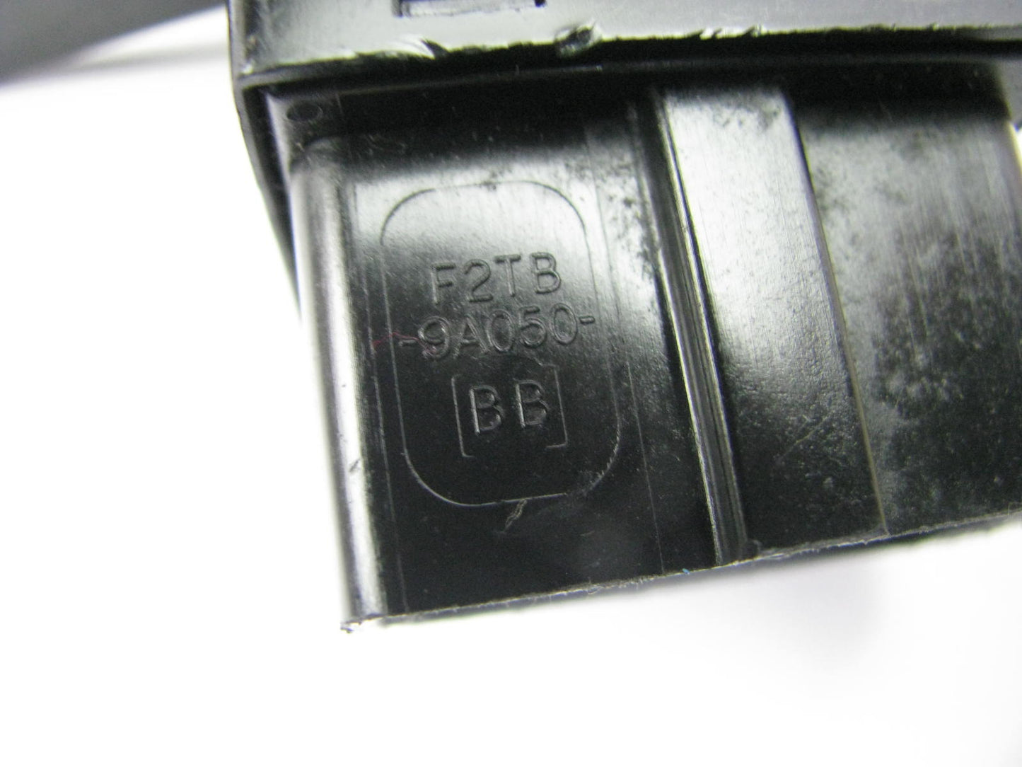 NEW - OUT OF BOX OEM Ford F2TB-9A050-BB Dual Gas Tank Fuel Tank Selector Switch