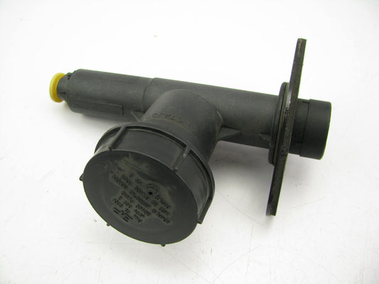 NEW - OUT OF BOX - OEM Ford F2TZ-7A543-D Clutch Master Cylinder