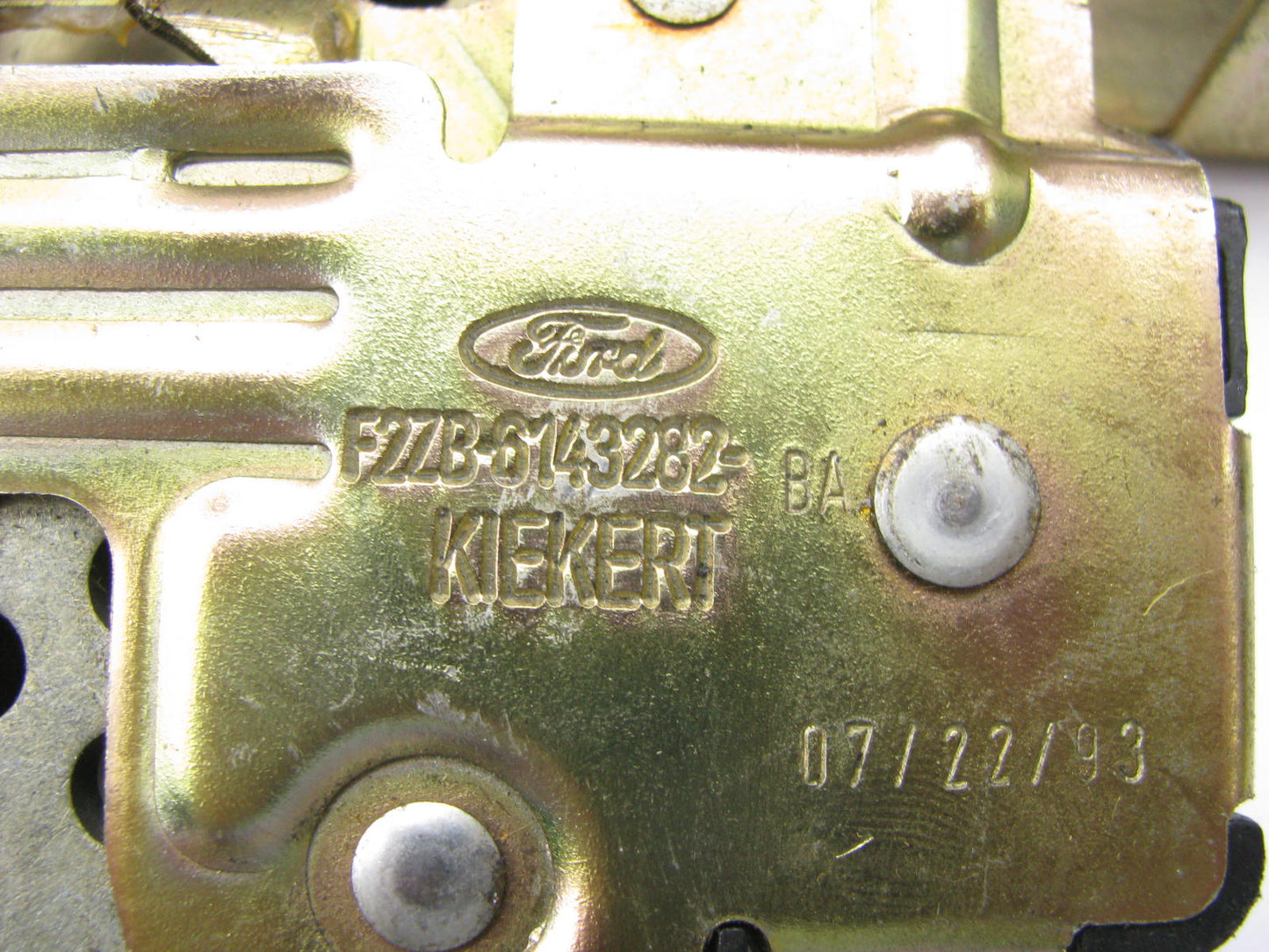 NEW - Out Of Box F2ZB-6143282-BA Power Hatch Latch Mechanism 92-93 Ford Mustang