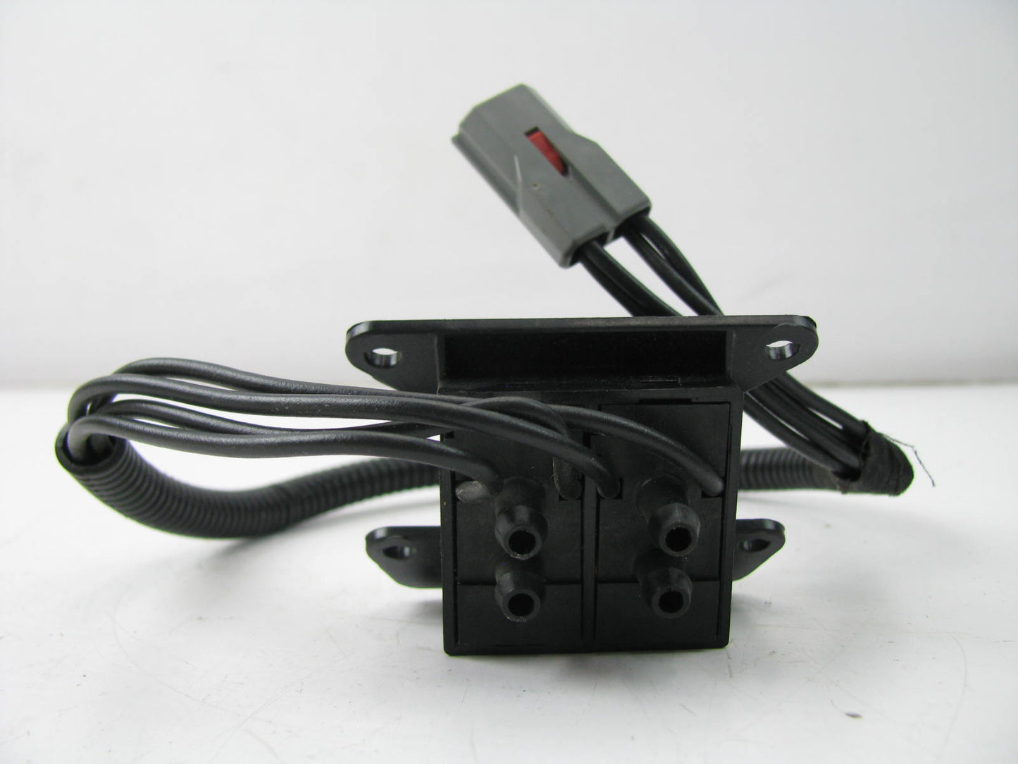 NEW - OUT OF BOX FORD F32Z-14C715-C Power Lumbar Seat Switch 1993-1997 Probe