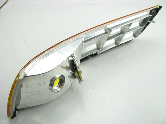 New Out Of Box Right Corner Marker Light Lamp For 92-94 Mercury Grand Marquis