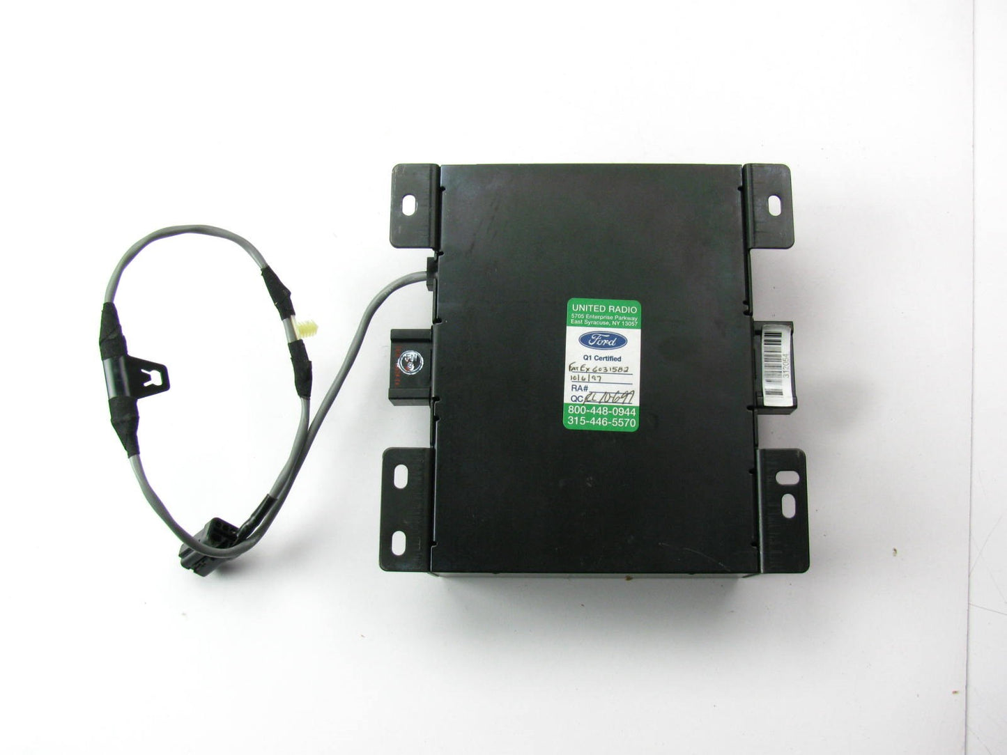 NEW - OUT OF BOX - OEM Ford JBL F4OF-18C807-AA Radio Amplifier F40F-18C807-AA