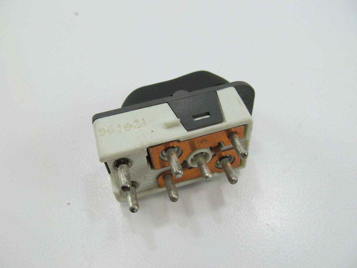 NEW - OUT OF BOX FORD F58B-14017-AA Front Door Lock Switch 1995-1997 Windstar
