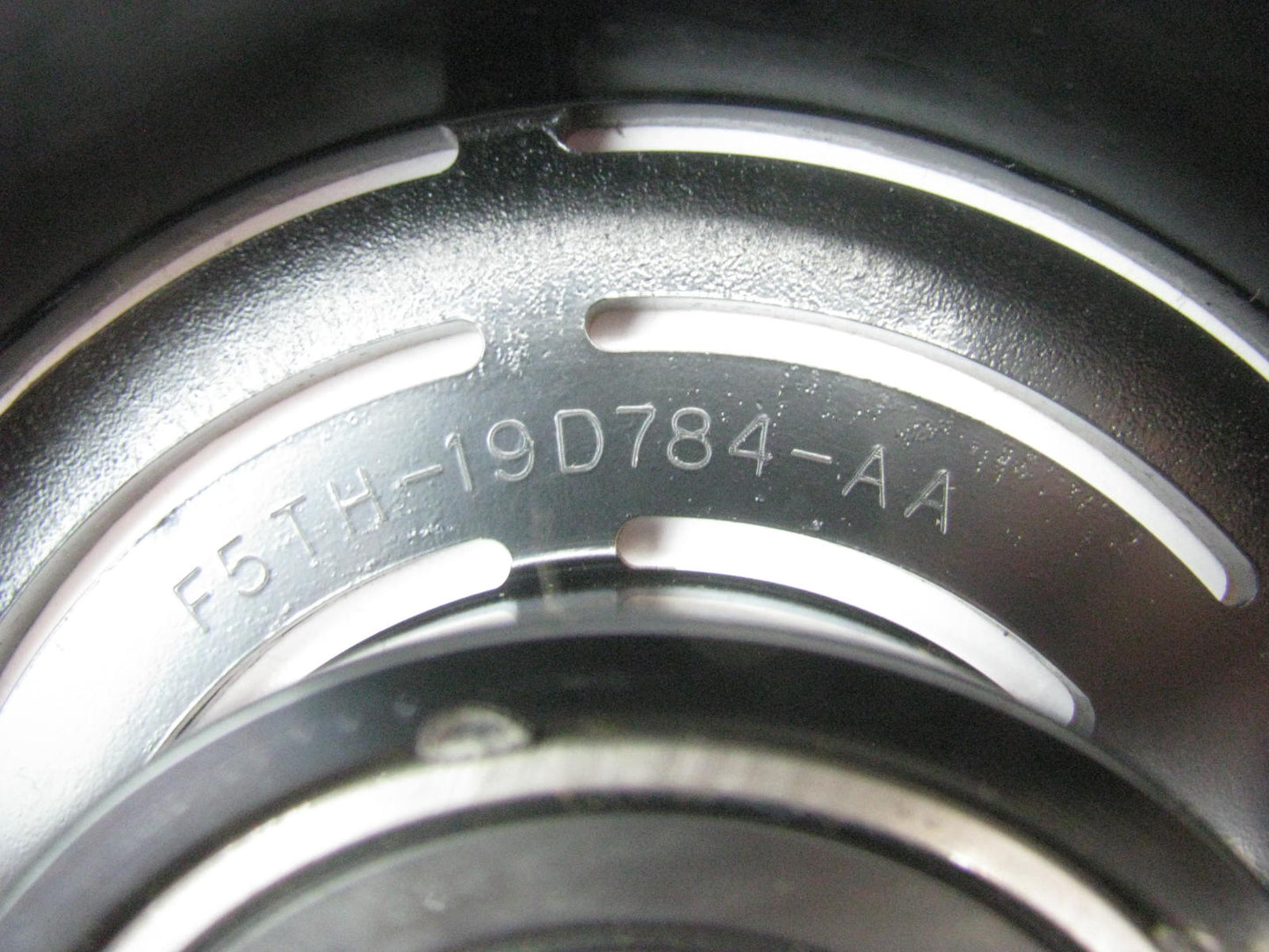 NEW - Out Of Box F5TH-19D784-AA A/C Compressor Clutch Drive Pulley - YB490