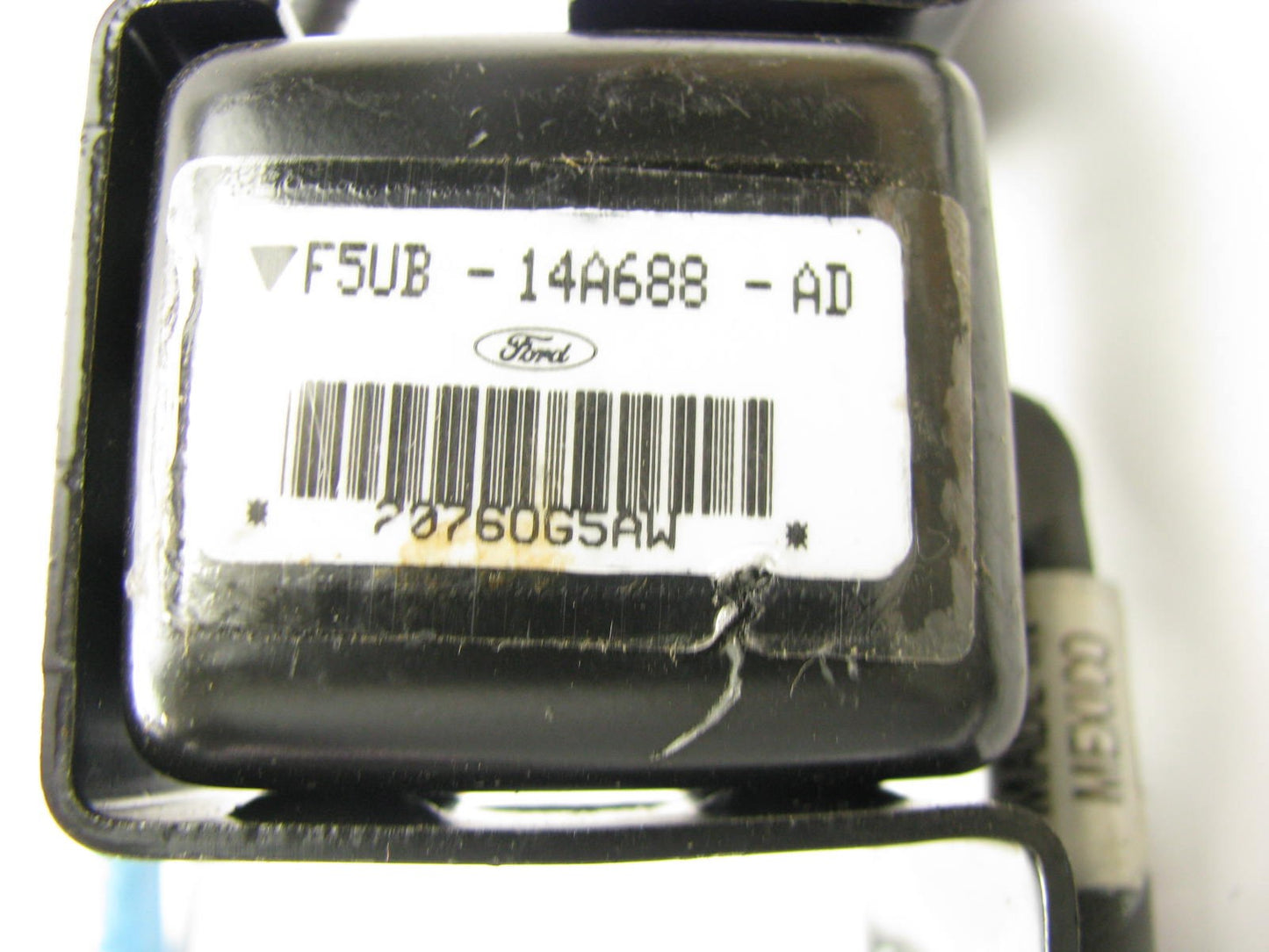 NEW - OUT OF BOX OEM Ford F5UB-14A688-AD Rear Center SRS Crash Sensor