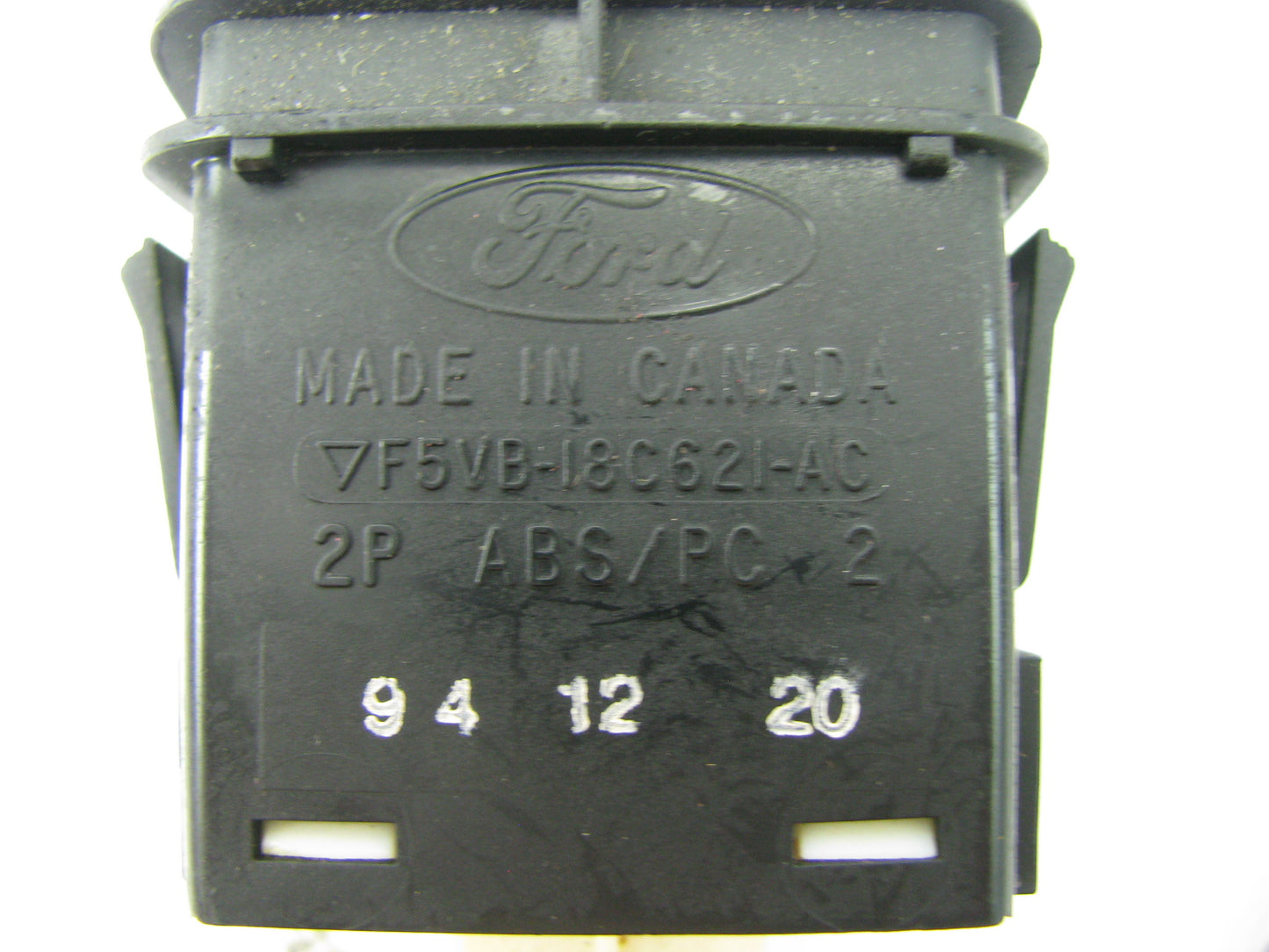 NEW - OUT OF BOX F5VB-18C621-AC Rear Defrost Switch 1995-1997 Lincoln Town Car