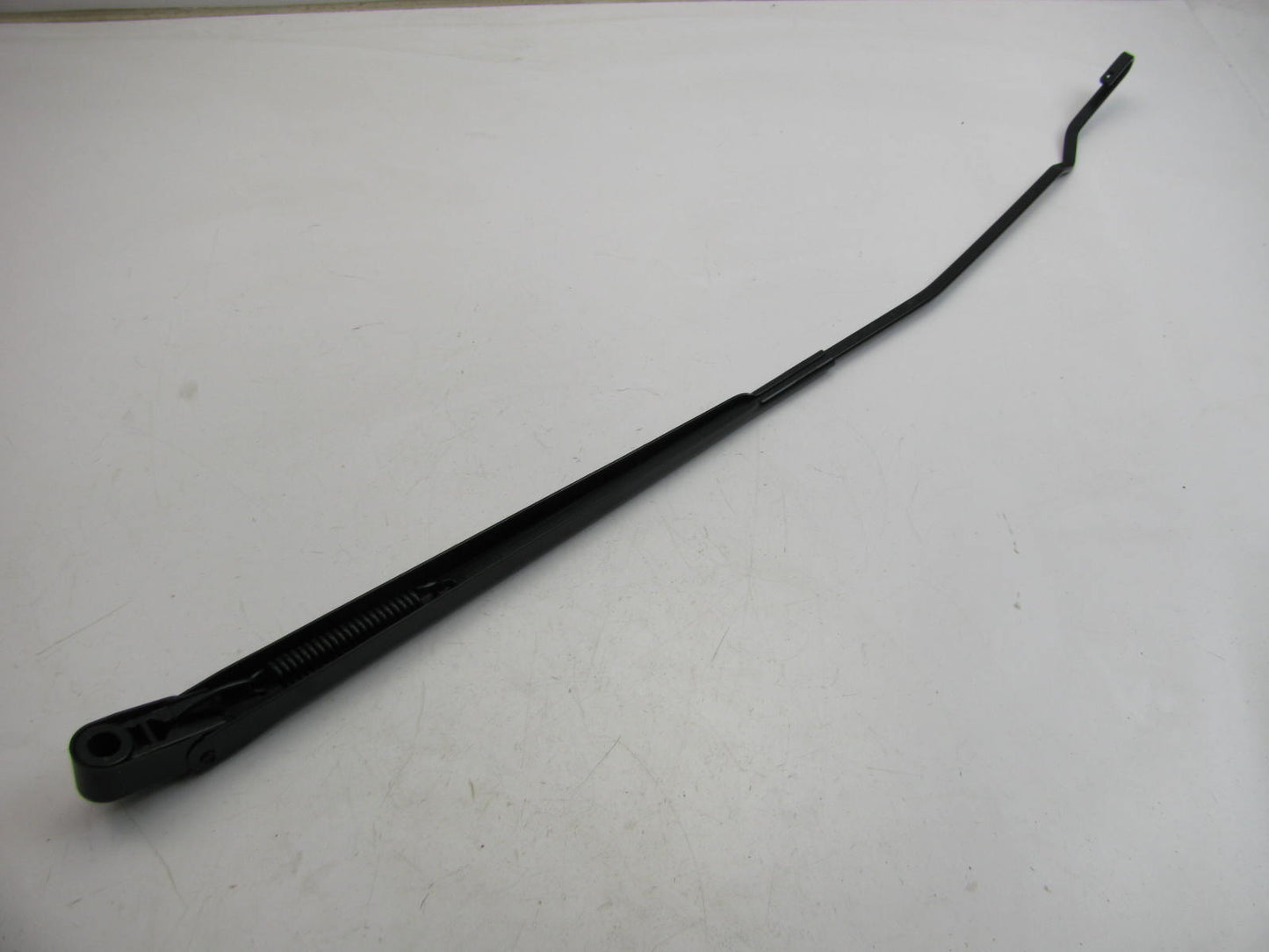NEW - OUT OF BOX FORD F68Z-17526-BA Windshield Wiper Arm - Front Left