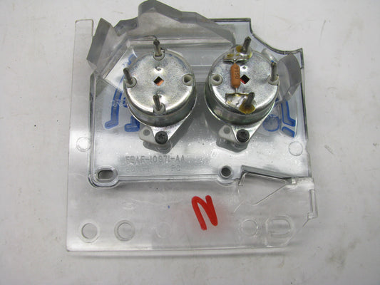 NEW - OUT OF BOX - OEM Ford Oil Pressure / Water Temp Gauge 95-97 Crown Victoria