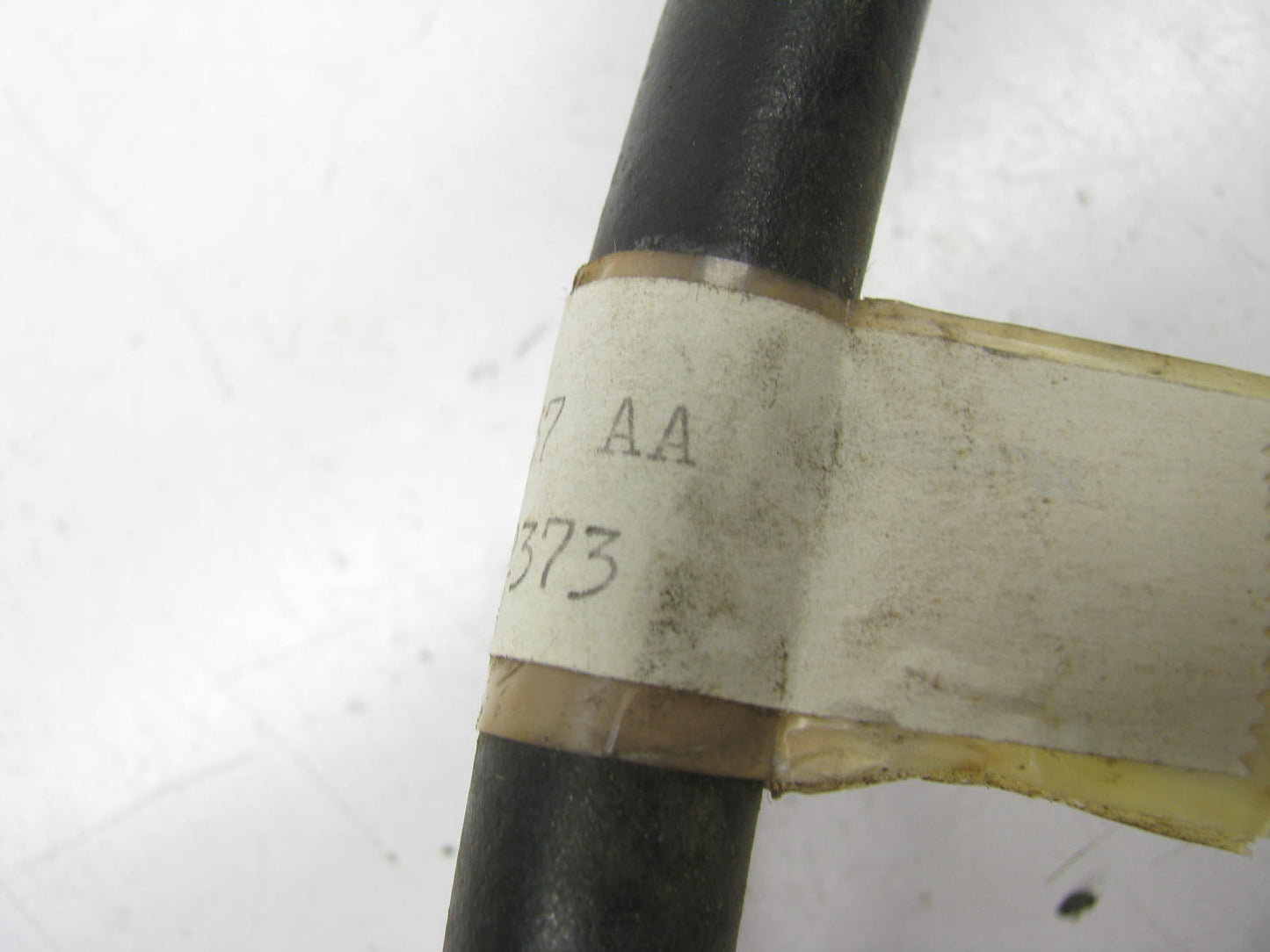 NEW - OUT OF BOX F6UZ-19837-AA A/C Condenser To Evaporator Liquid Hose Line