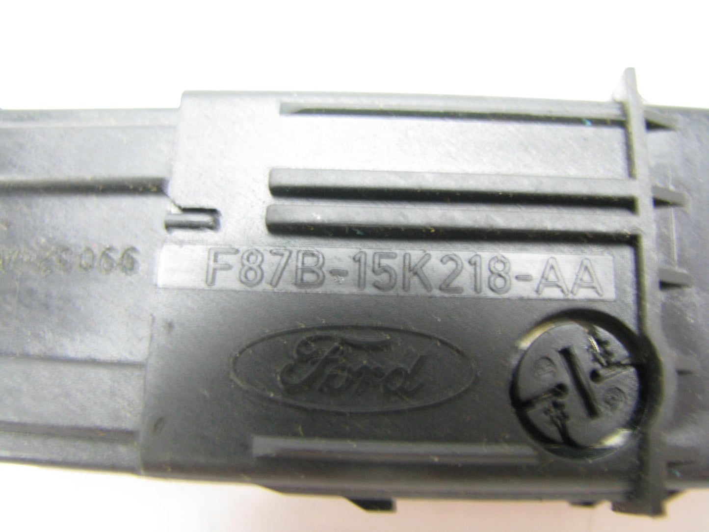 NEW - OUT OF BOX - OEM FORD F87B-15K218-AA Fog Light Switch F87Z-5K218AA