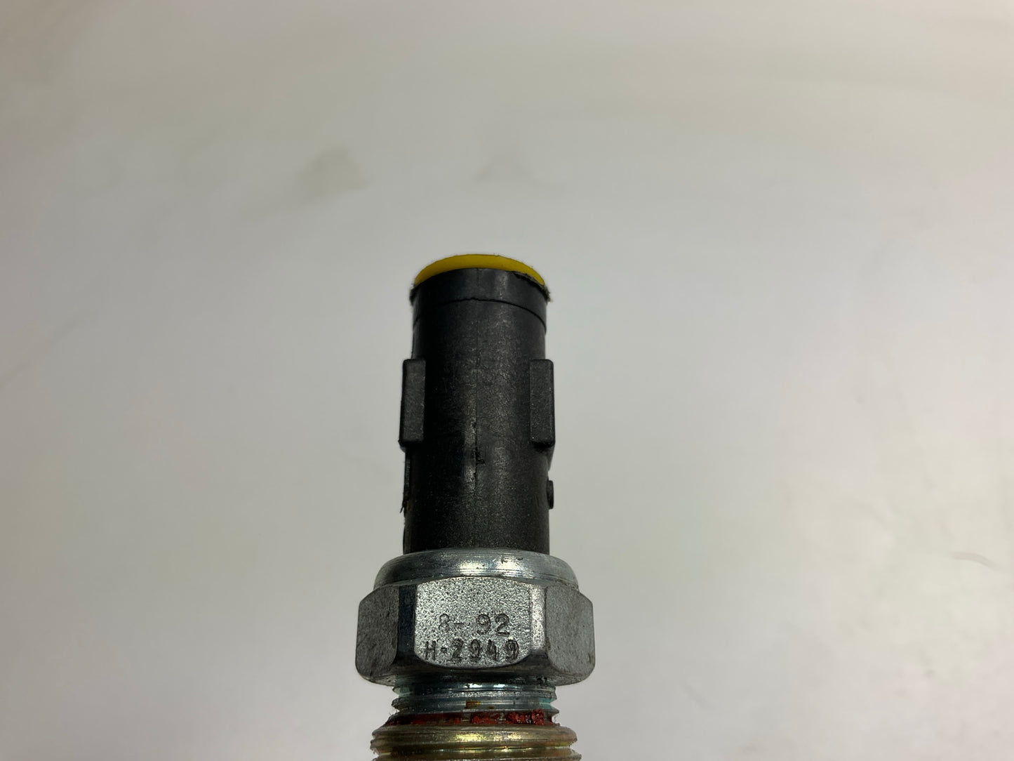 NEW UNBOXED H2949 Ported Vacuum Switch, BLACK, 2-port, Yellow Top