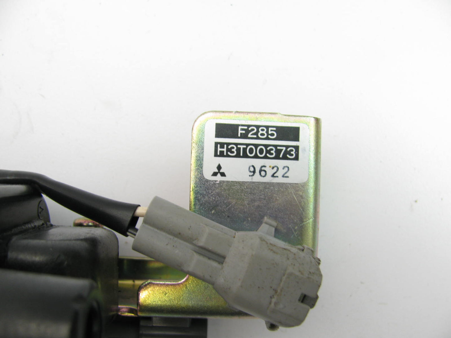 NEW - OUT OF BOX - OEM Mazda H3T00373 Ignition Coil
