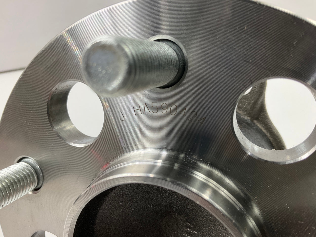 NEW - UNBOXED AFTERMARKET HA590424 Rear Right Wheel Bearing And Hub Assembly