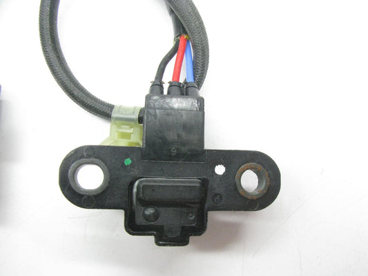 NEW - UNBOXED - OEM MITSUBISHi J5T25180A Engine Crankshaft Crank Position Sensor