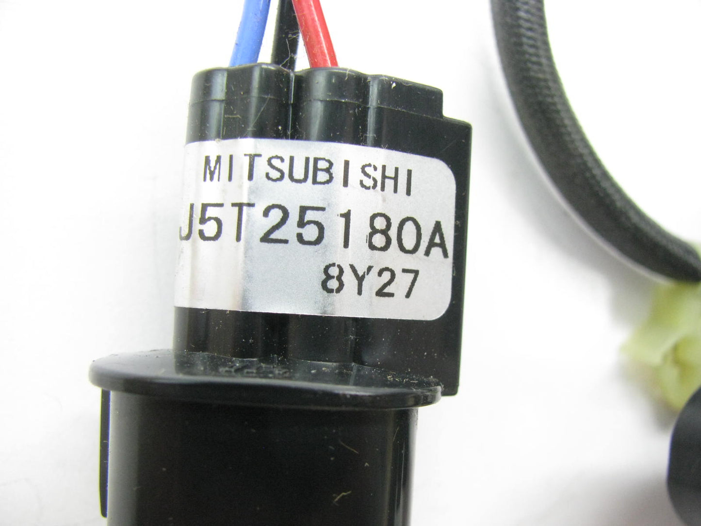 NEW - UNBOXED - OEM MITSUBISHi J5T25180A Engine Crankshaft Crank Position Sensor