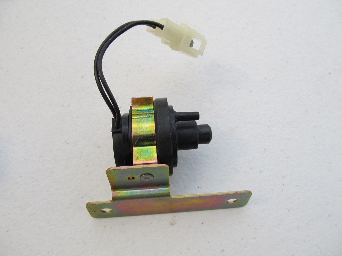 NEW OUT OF BOX OEM Mazda K589T00875 K3T05181 Turbocharger Vacuum Boost Sensor