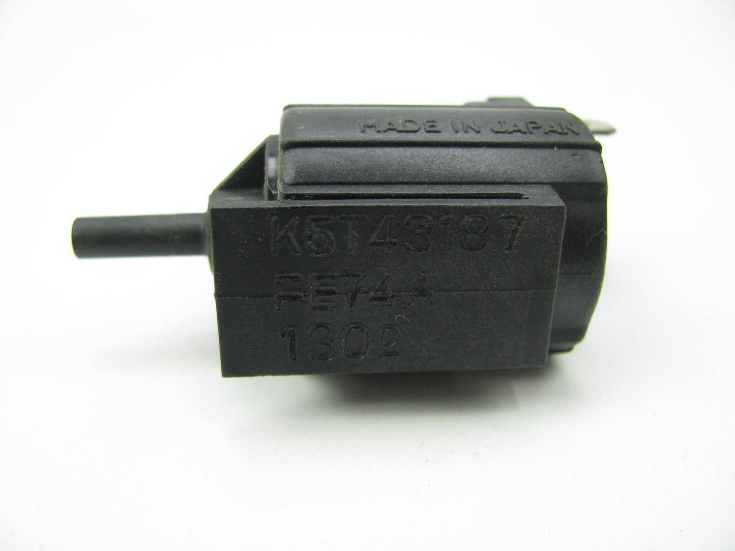 NEW OUT OF BOX - K5T43187 3 Way Vacuum Valve Solenoid 86-93 B2000 B2200 B2600