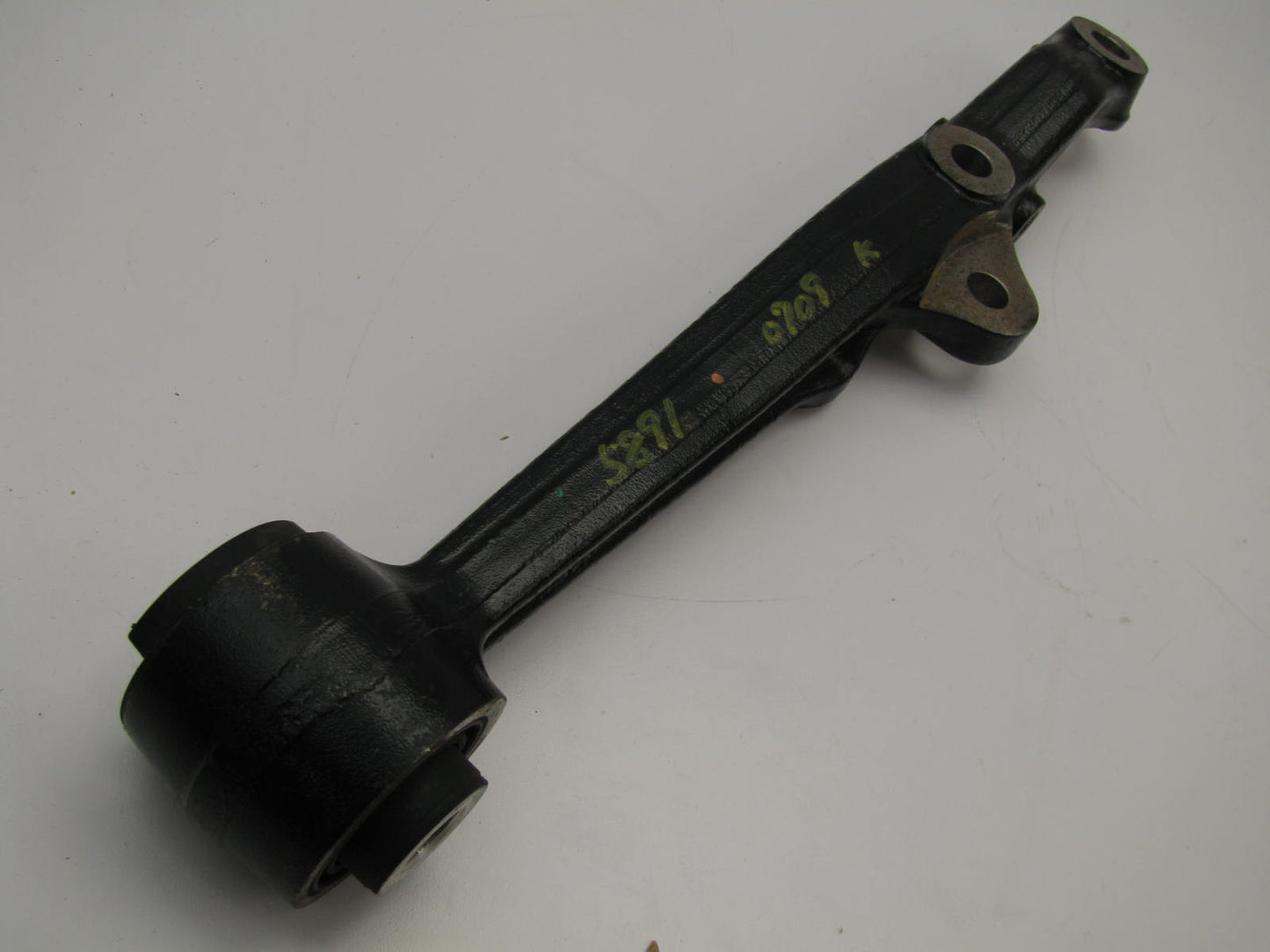 NEW - Out Of Box L2000140250OES Front Lower Control Arm 1999-2000 Lexus LS400