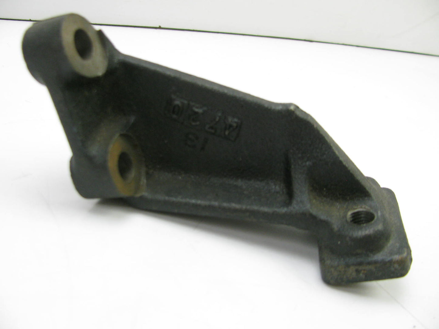 OUT OF BOX OEM MD034162 LEFT Engine Support Bracket For 85-86 Mirage Turbo 1.6L