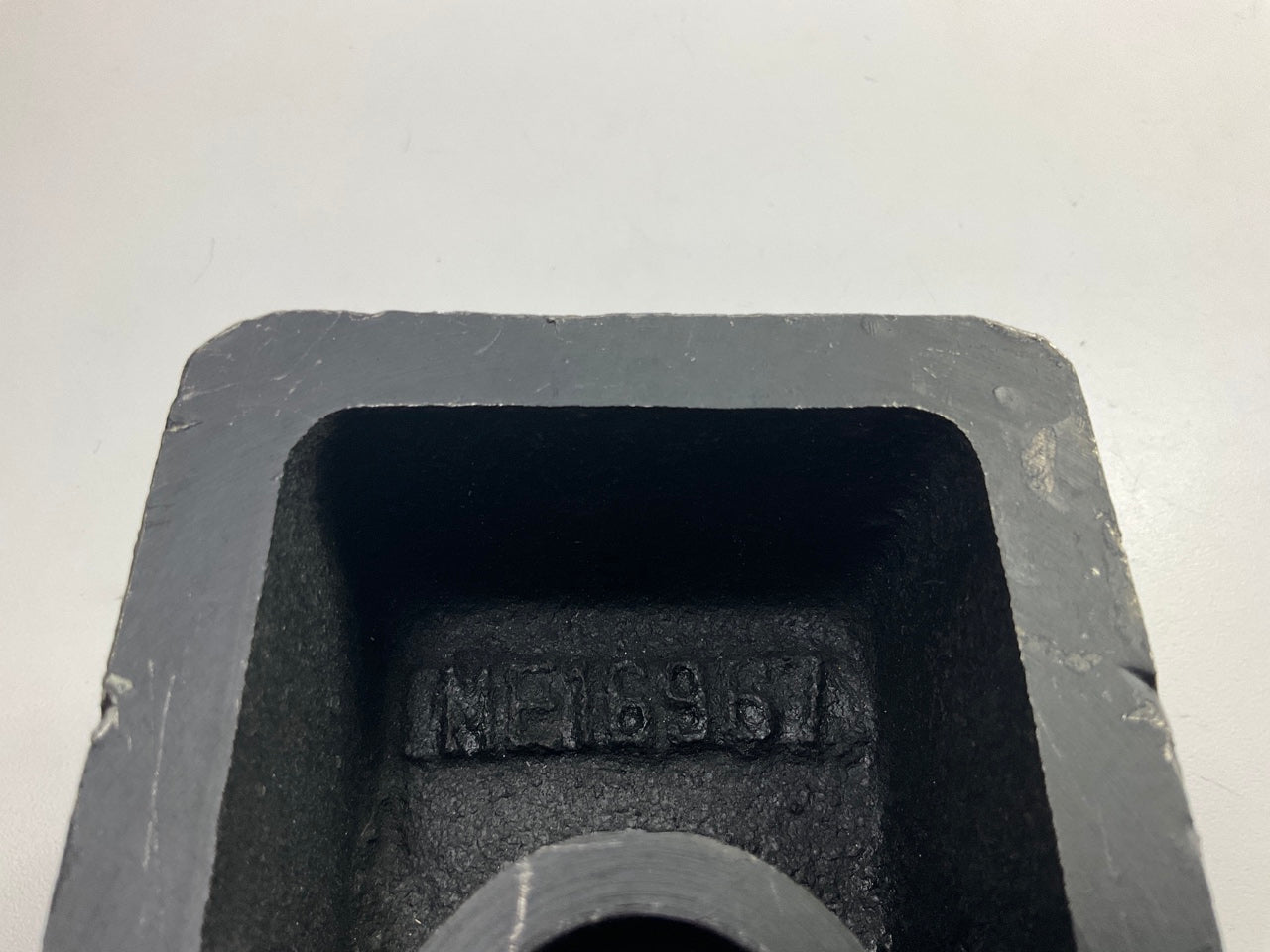 Automann ME16967 - Spacer Block 3-1/2'' For Mack 13QK244AP12