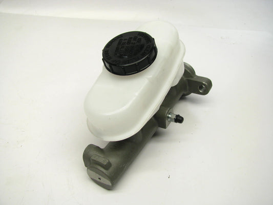 1998-2004 Ford Crown Victoria, 1997-2001 Grand Marquis Brake Master Cylinder
