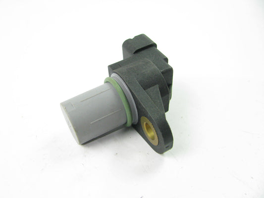 NEW - OUT OF BOX PC625 Right Engine Camshaft Position Sensor