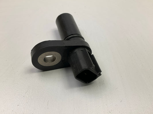 NEW - OUT OF BOX PC643 Engine Camshaft Position Sensor