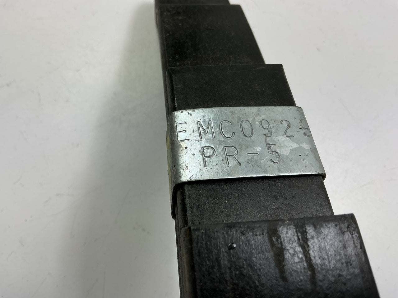 (2) PR5 5-Leaf Double-Eye Leaf Springs For 6,000-lb Trailer Axles - 25-1/4'' Long