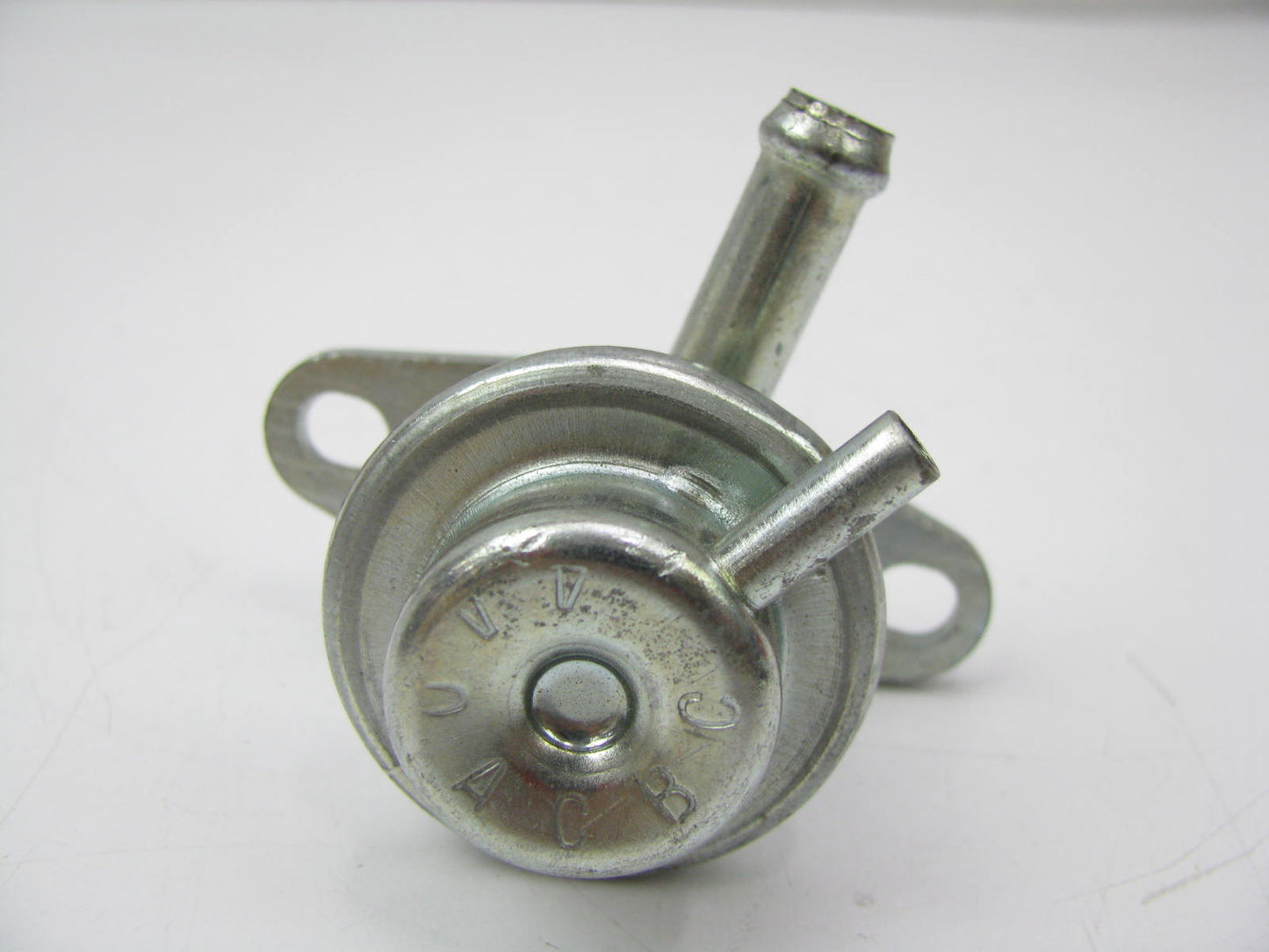 NEW OUT OF BOX PR135 Fuel Pressure Regulator For 1993-1996 Mitsubishi 1.5L