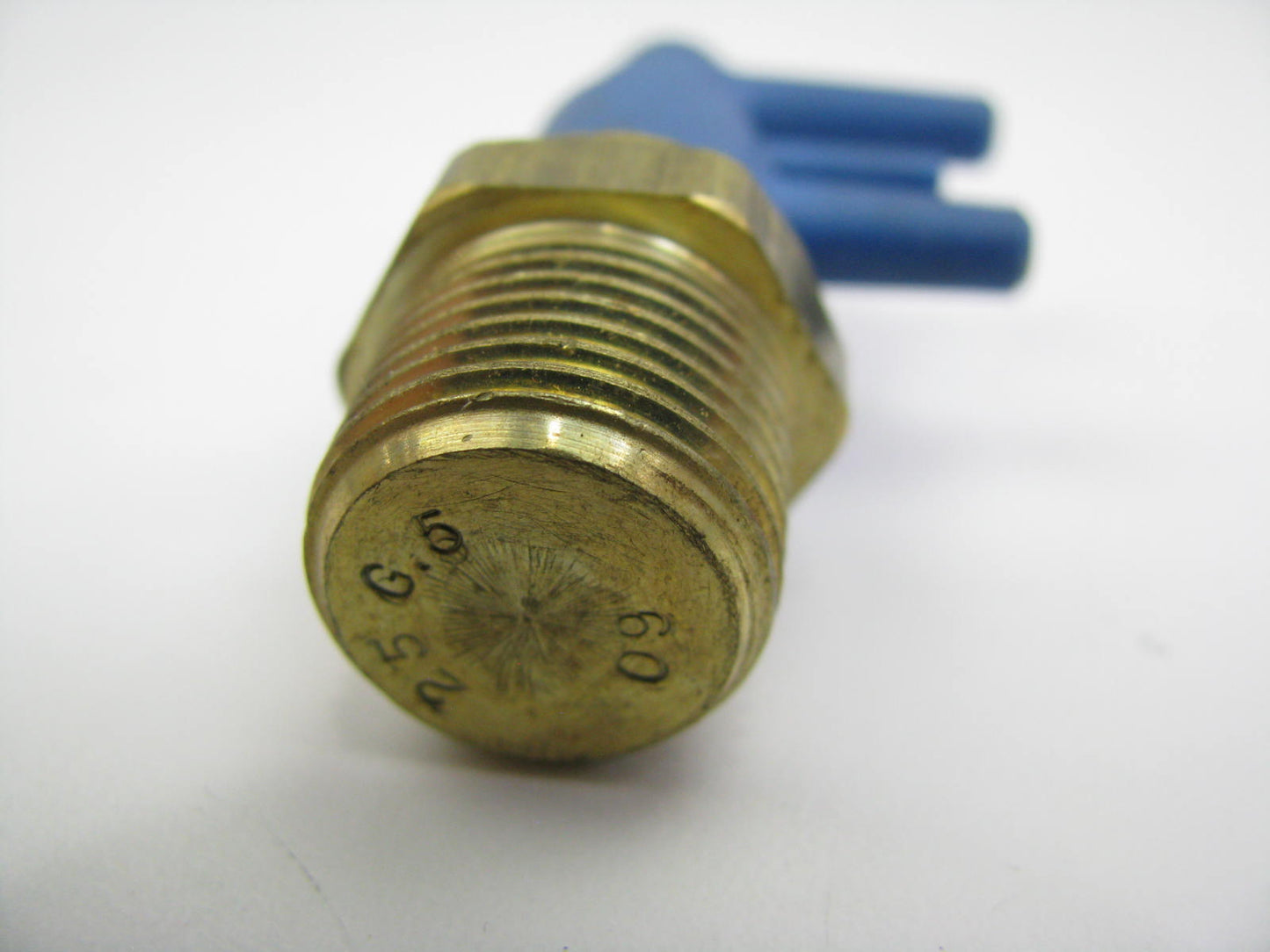 NEW - OUT OF BOX - PV-70 Ported Vacuum Switch