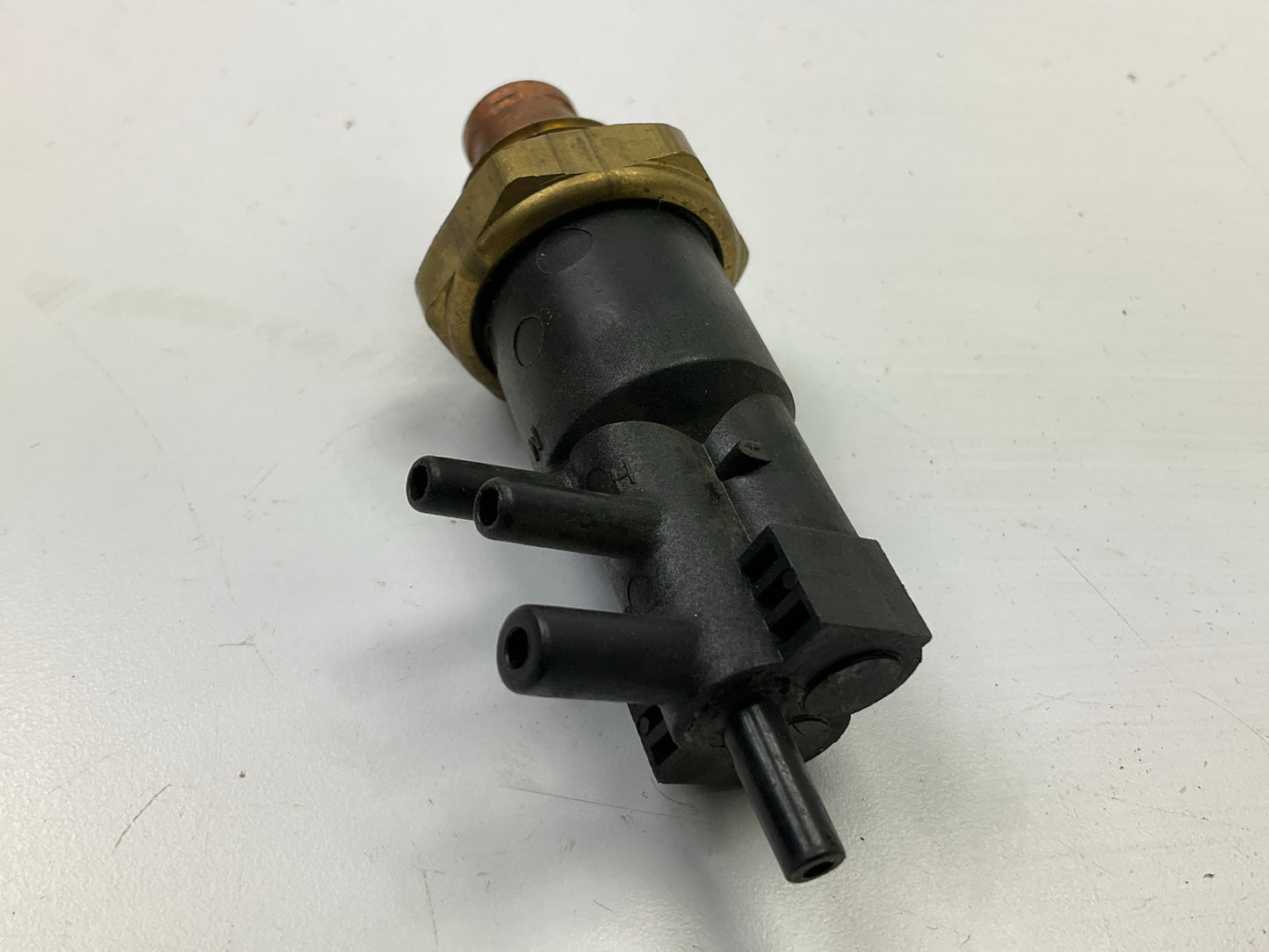 NEW UNBOXED PV64 Ported Vacuum Switch 3038980, BLACK, 4-Port