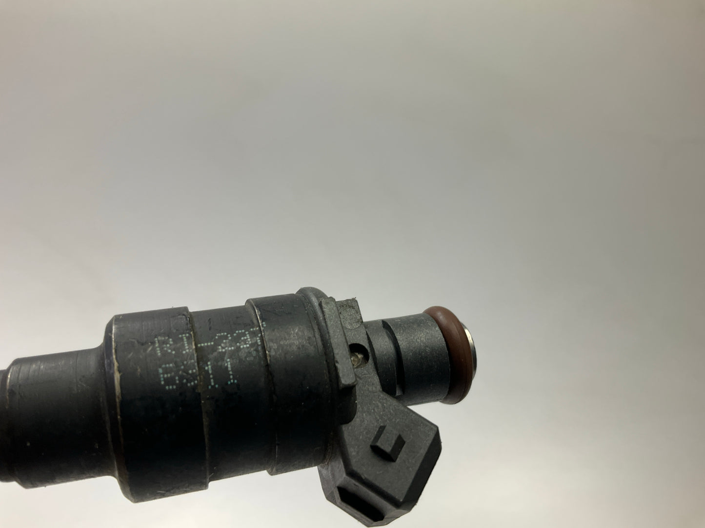 NEW - OUT OF BOX RIN-237 Fuel Injector - 57218 27218 01D019B FD112