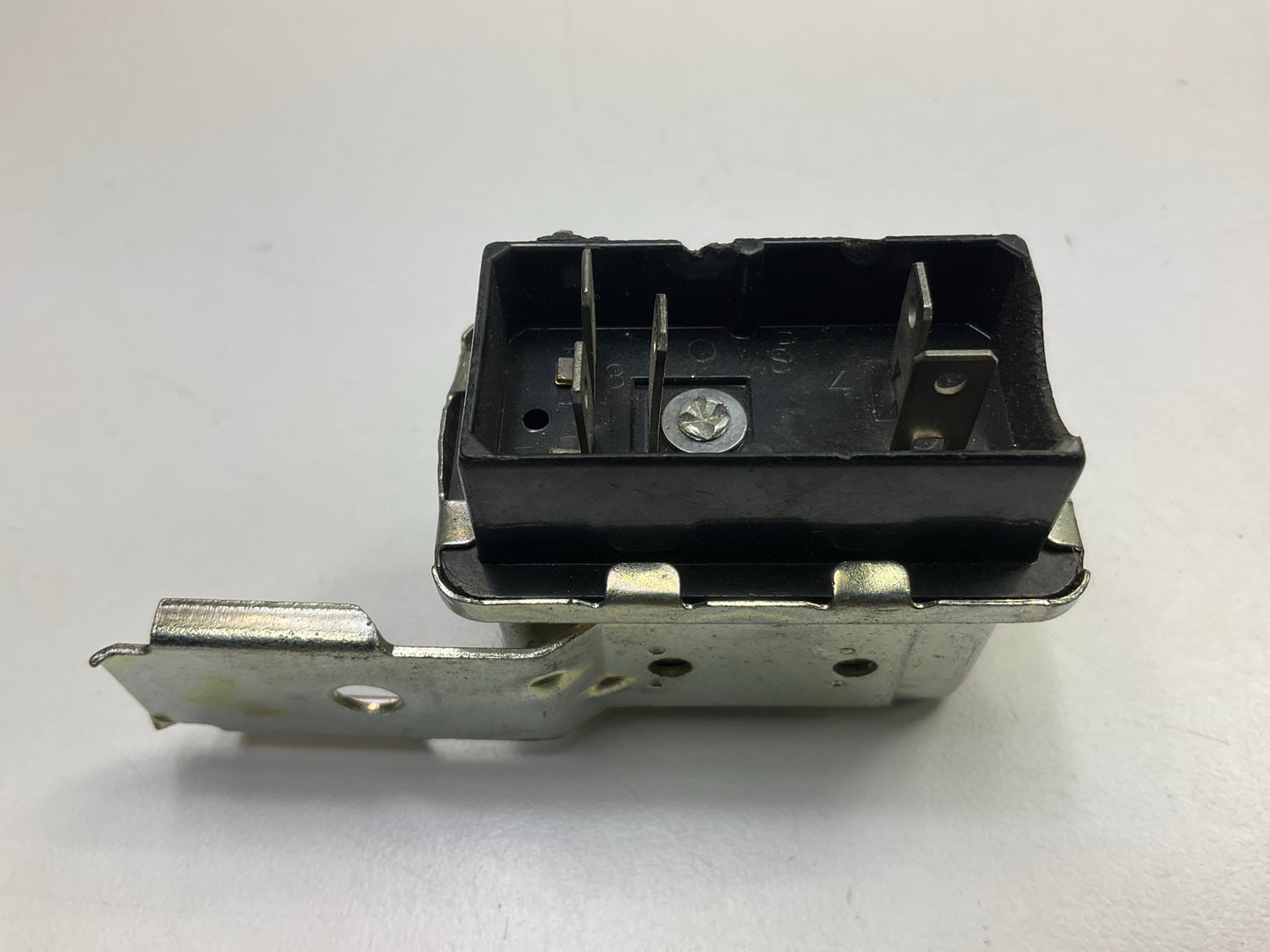 NEW - OUT OF BOX RY-99 Engine Cooling Fan Motor Relay