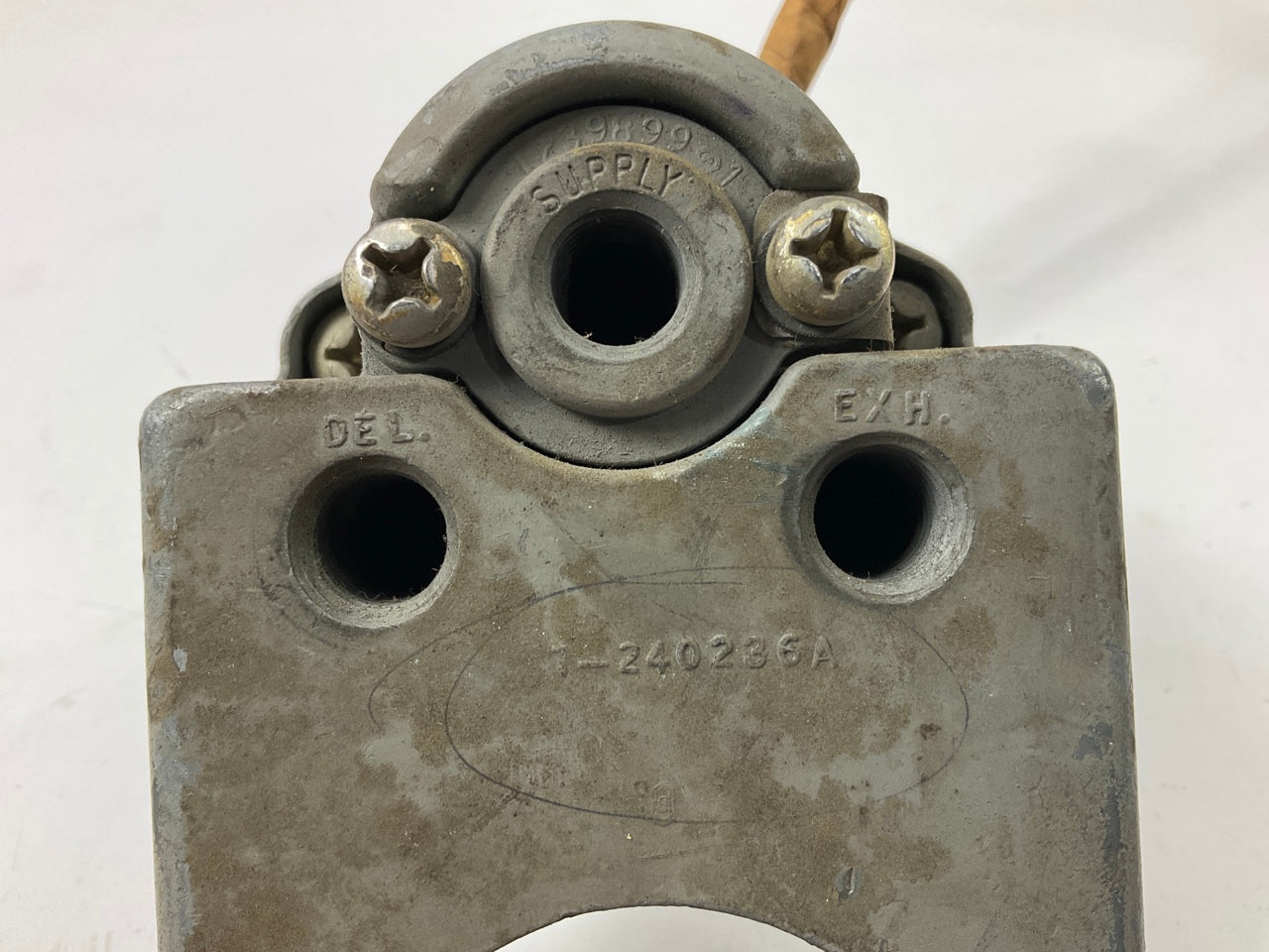 NEW UNBOXED Bendix T-240236-A Trailer Control Hand Brake Valve T-240236
