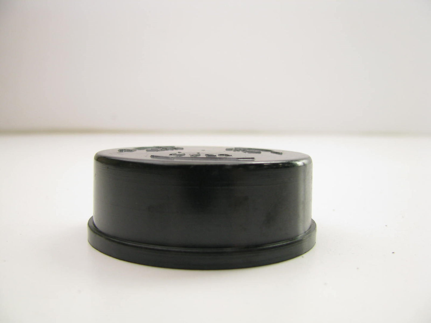 NEW - OUT OF BOX - TH101 Carburetor Choke Thermostat