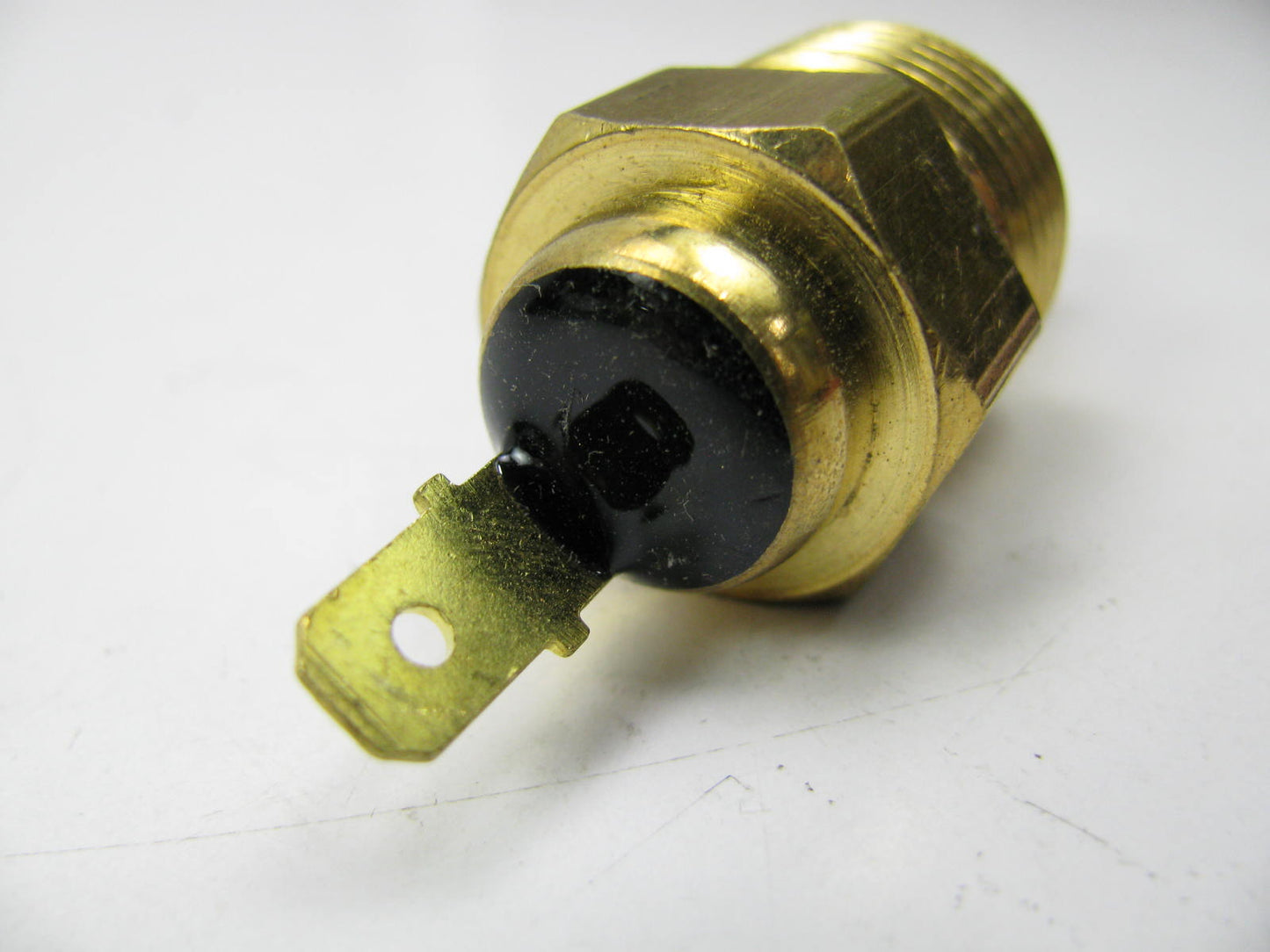 NEW - OUT OF BOX TS-71 Coolant Temperature Sensor - SWG-2052 213-79 D-1884