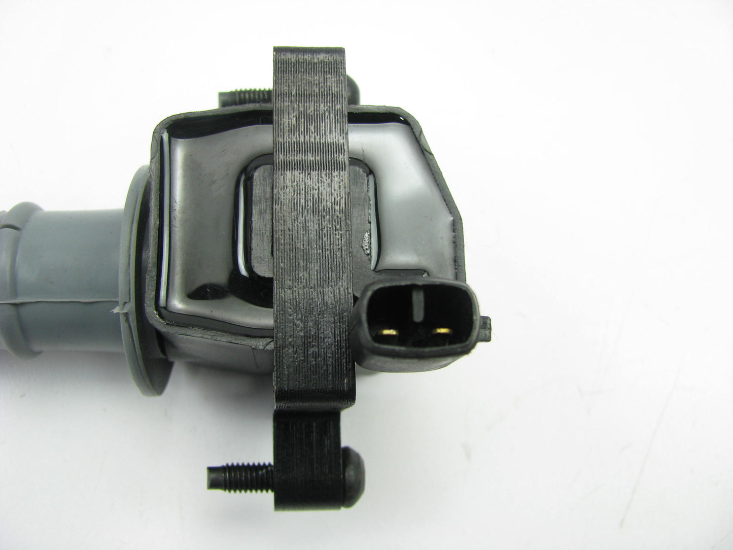 NEW - OUT OF BOX UF-199 Ignition Coil For 1998-2005 Chrysler 2.7L-V6