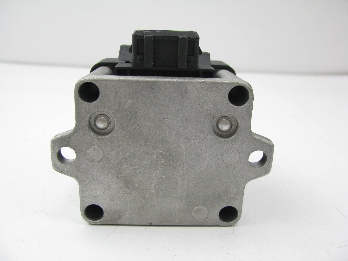 NEW - OUT OF BOX UF-207 Ignition Coil for 1992-93 VW Transporter 2.5L-L5