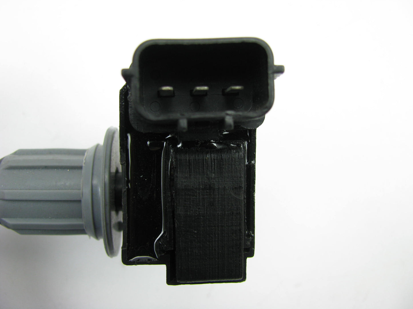 (3) NEW - OUT OF BOX UF-332 Front Ignition Coil For 2001 Nissan 3.0L-V6