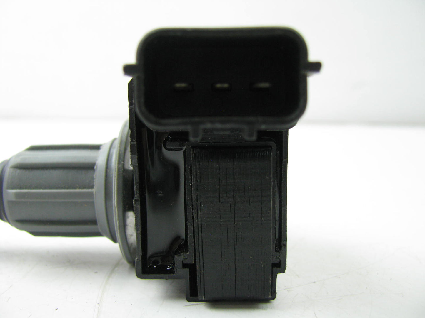 NEW - OUT OF BOX UF-332 Front Ignition Coil For 2001 Nissan Maxima 3.0L-V6
