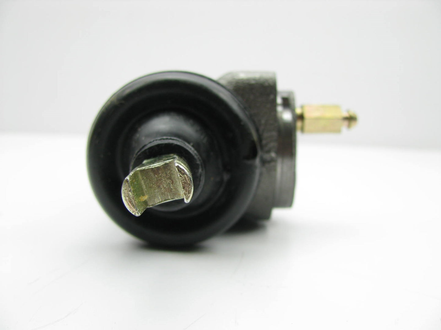 NEW - OUT OF BOX - WC54130 Drum Brake Wheel Cylinder