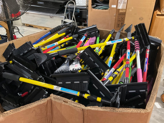 ONE PALLET - HOPKINS LONG HANDLE Windshield Snow Brush / Ice Scrapers 200 PCS
