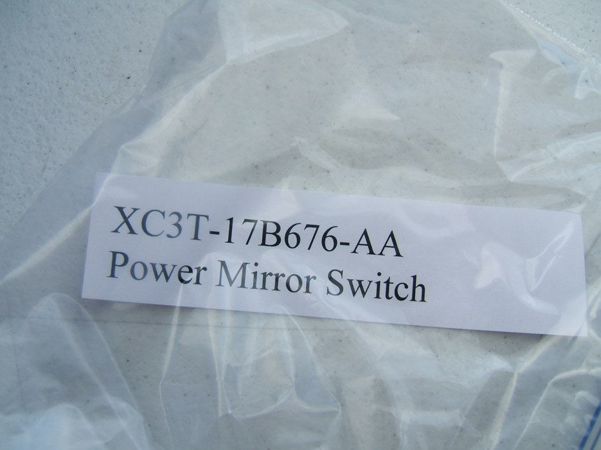 NEW - OUT OF BOX - Genuine OEM Ford Power Side Door Mirror Switch XC3T-17B676-AA